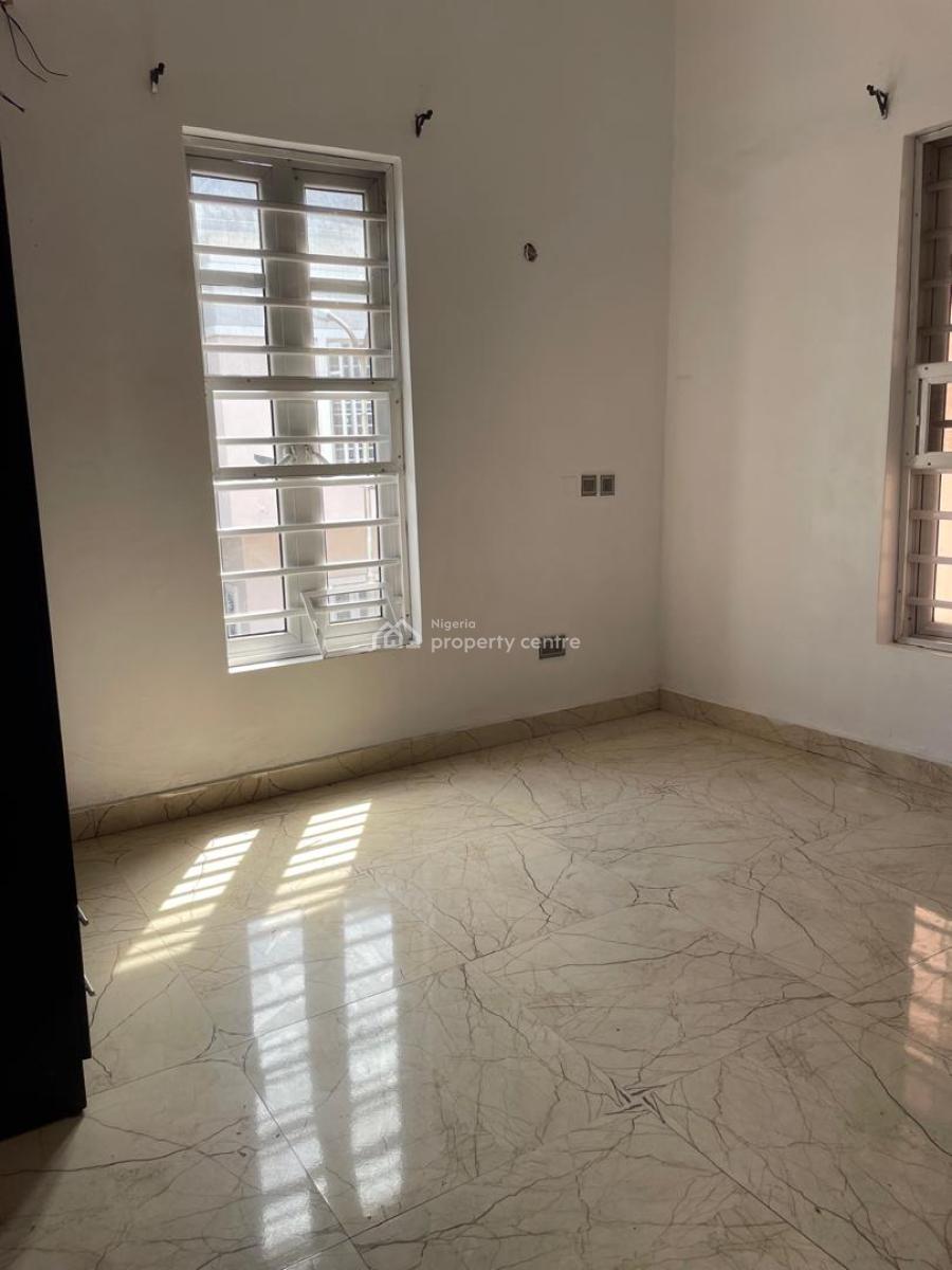 Distress 4 Bedrooms Semi Detached Duplex with a Bq, Ikota School, Lekki, Lagos, Semi-detached Duplex for Sale