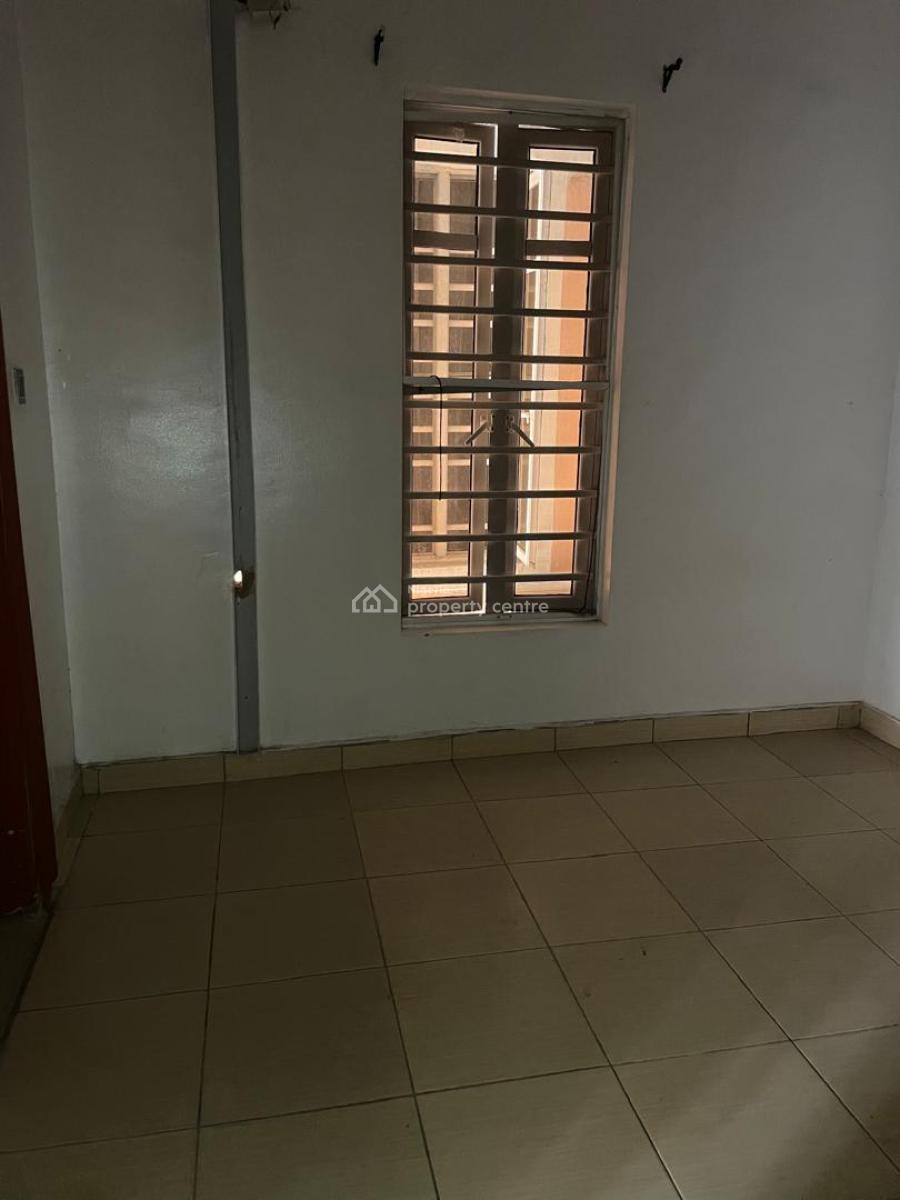 Distress 4 Bedrooms Semi Detached Duplex with a Bq, Ikota School, Lekki, Lagos, Semi-detached Duplex for Sale