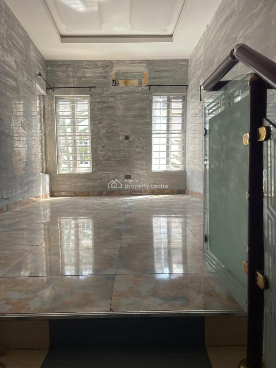 Distress 4 Bedrooms Semi Detached Duplex with a Bq, Ikota School, Lekki, Lagos, Semi-detached Duplex for Sale