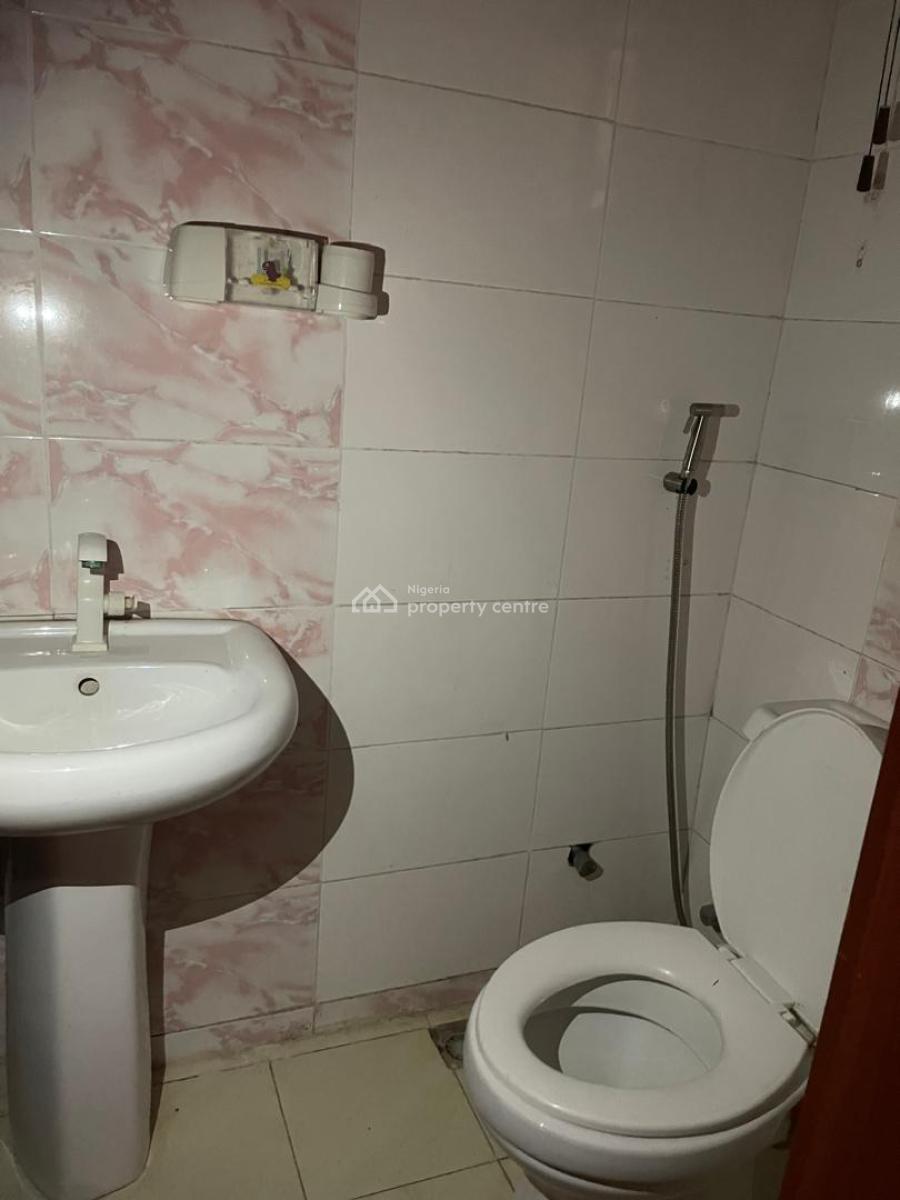 Distress 4 Bedrooms Semi Detached Duplex with a Bq, Ikota School, Lekki, Lagos, Semi-detached Duplex for Sale