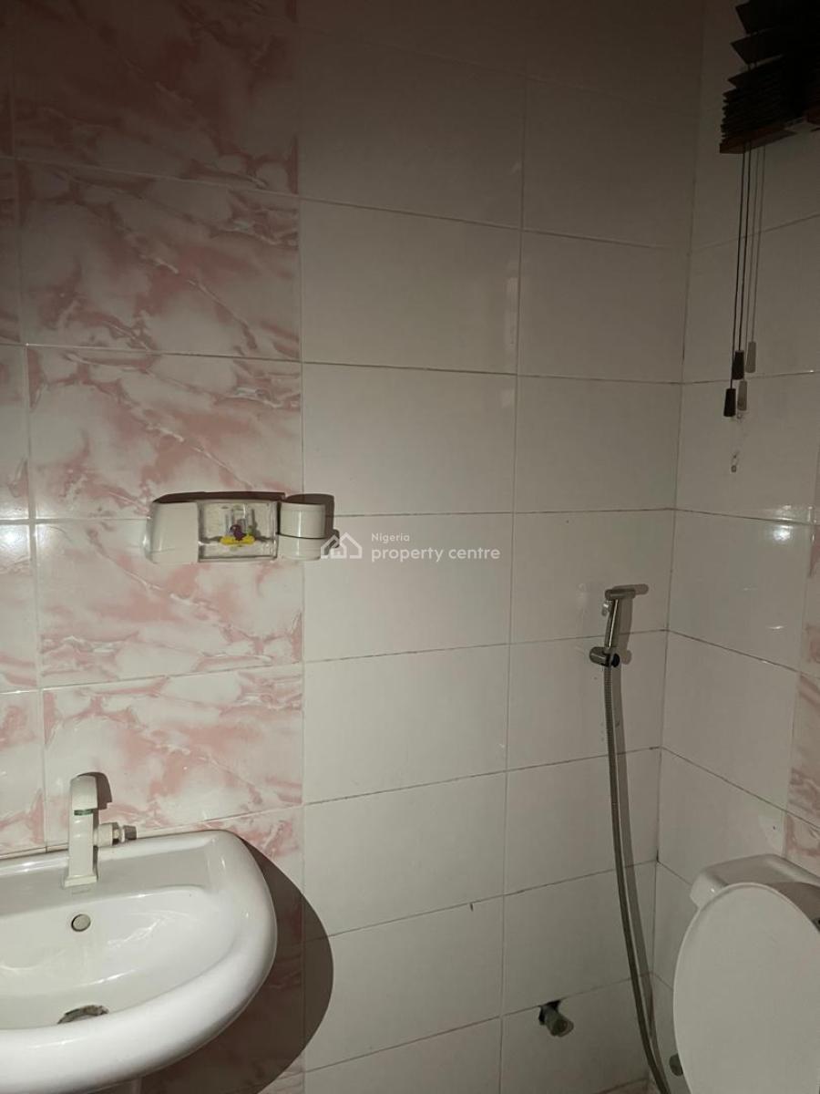 Distress 4 Bedrooms Semi Detached Duplex with a Bq, Ikota School, Lekki, Lagos, Semi-detached Duplex for Sale
