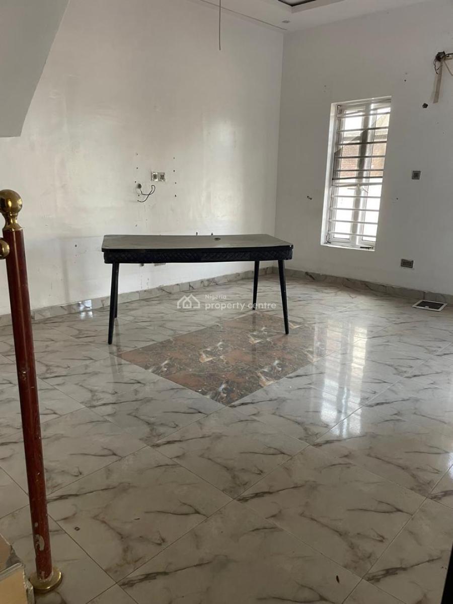 Distress 4 Bedrooms Semi Detached Duplex with a Bq, Ikota School, Lekki, Lagos, Semi-detached Duplex for Sale