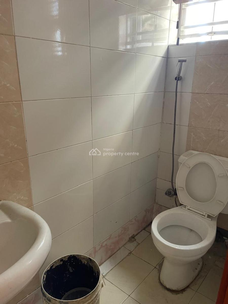 Distress 4 Bedrooms Semi Detached Duplex with a Bq, Ikota School, Lekki, Lagos, Semi-detached Duplex for Sale