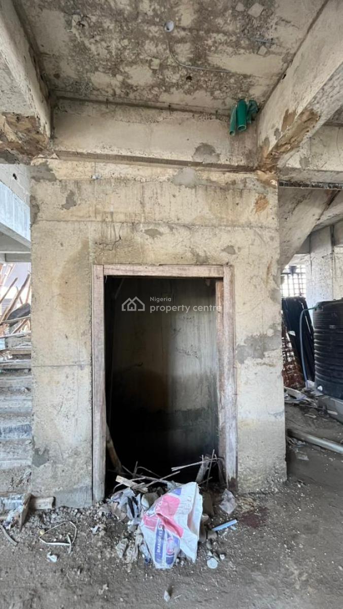 Elegant 2 Bedroom Apartment  with Bq, Lekki Phase 1, Lekki, Lagos, House for Sale