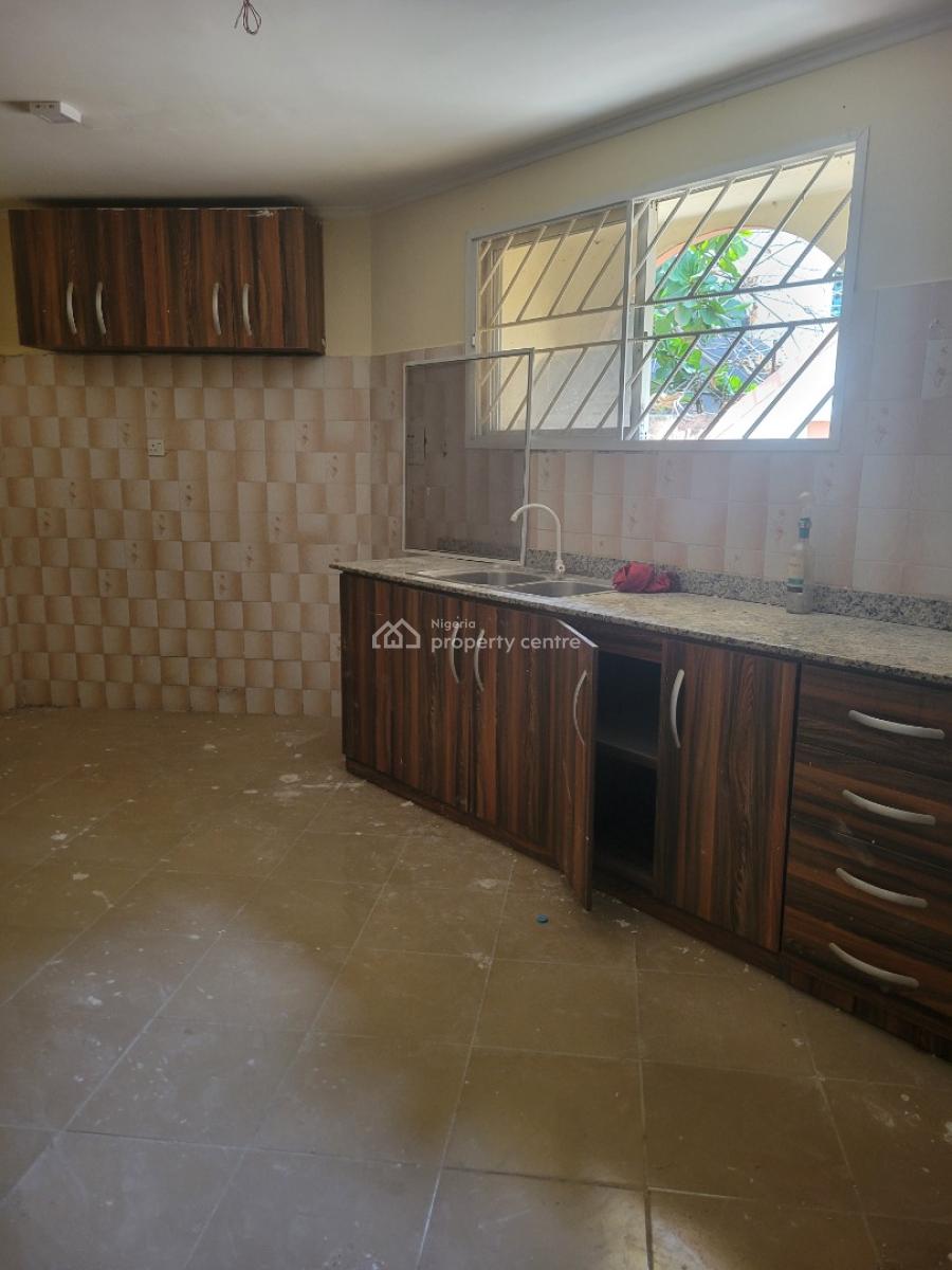 Spacious 4 Bedroom Detached House with 2 Rooms Bq, Garki, Abuja, Detached Bungalow for Rent