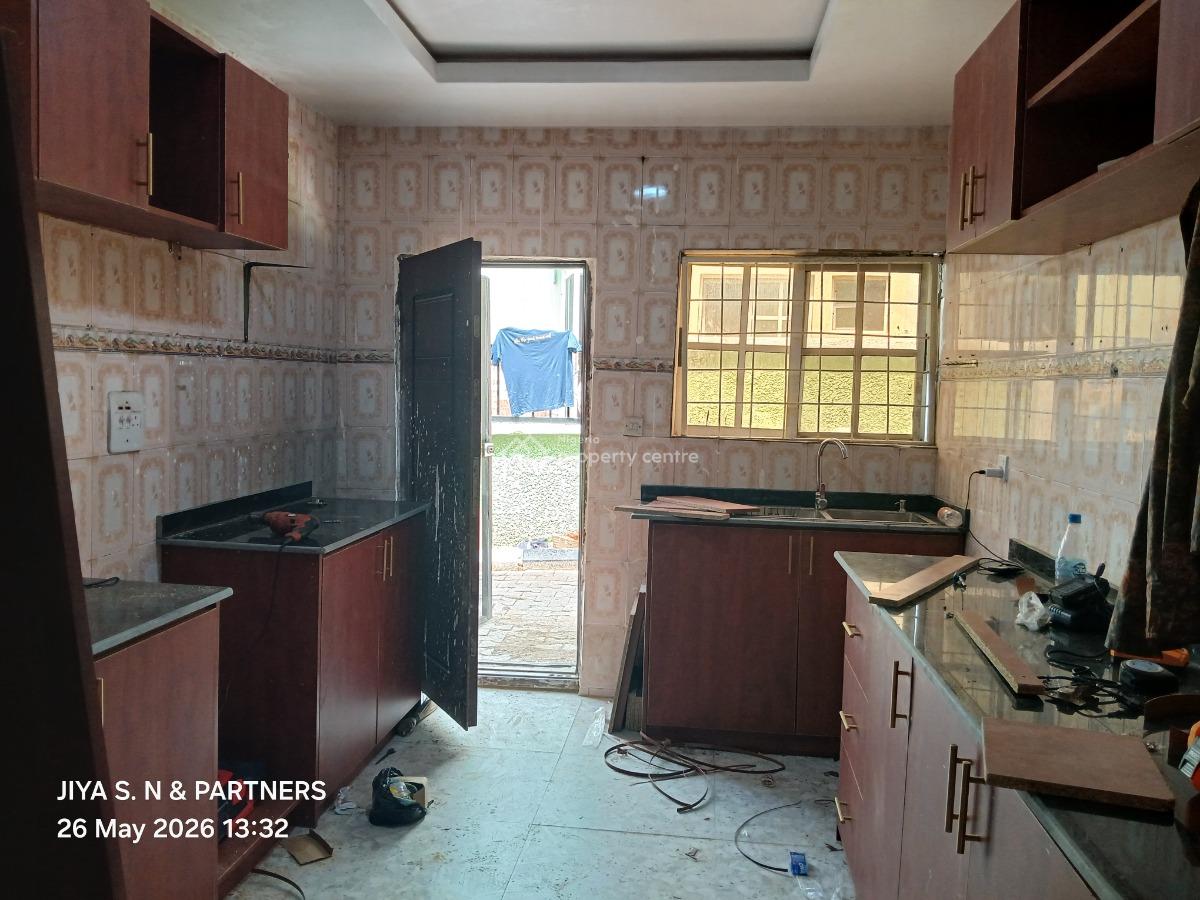 3 Bedroom Semi-detached Bungalow Alone in The Compound, Sunnyvale Estate, Galadimawa, Abuja, Semi-detached Bungalow for Rent