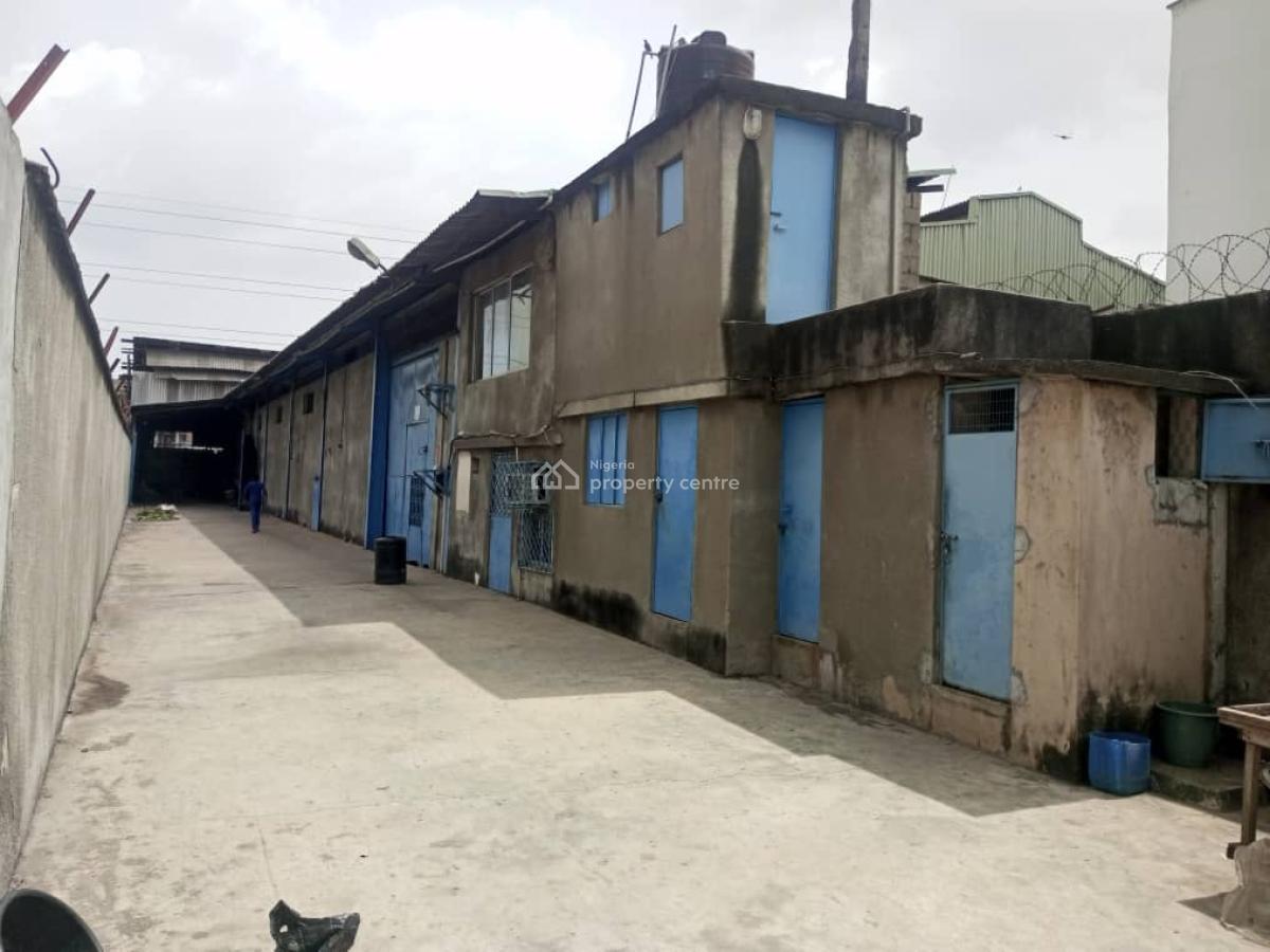 Warehouse, Along Ikorodu Road, Ketu, Lagos, Commercial Property for Rent