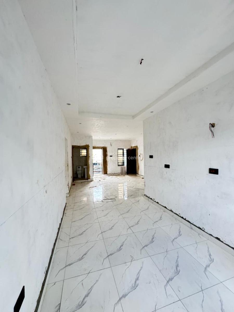Spacious 3 Bedroom Apartment in a Calm Neighborhood, Surulere, Lagos, Flat / Apartment for Sale