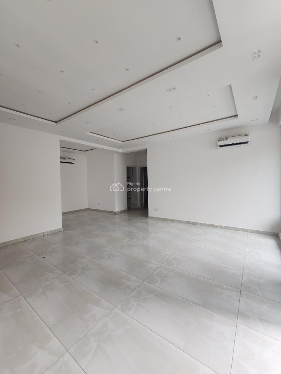 Nicely Built 3 Bedroom Serviced Apartment + Bq, Elevator, Lekki Phase 1, Lekki, Lagos, Flat / Apartment for Sale