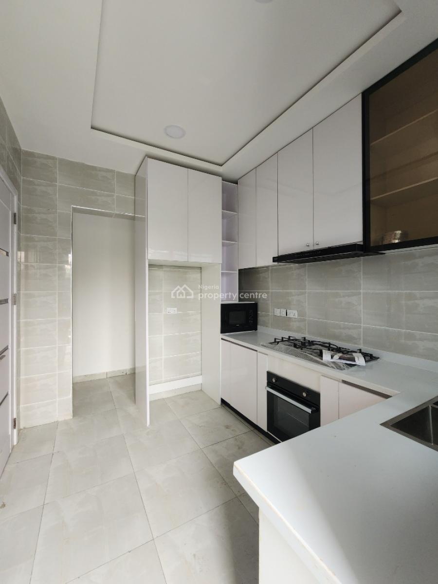 Nicely Built 3 Bedroom Serviced Apartment + Bq, Elevator, Lekki Phase 1, Lekki, Lagos, Flat / Apartment for Sale