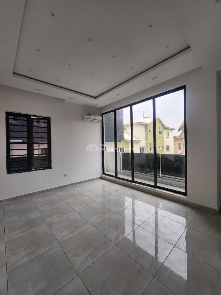 Nicely Built 3 Bedroom Serviced Apartment + Bq, Elevator, Lekki Phase 1, Lekki, Lagos, Flat / Apartment for Sale