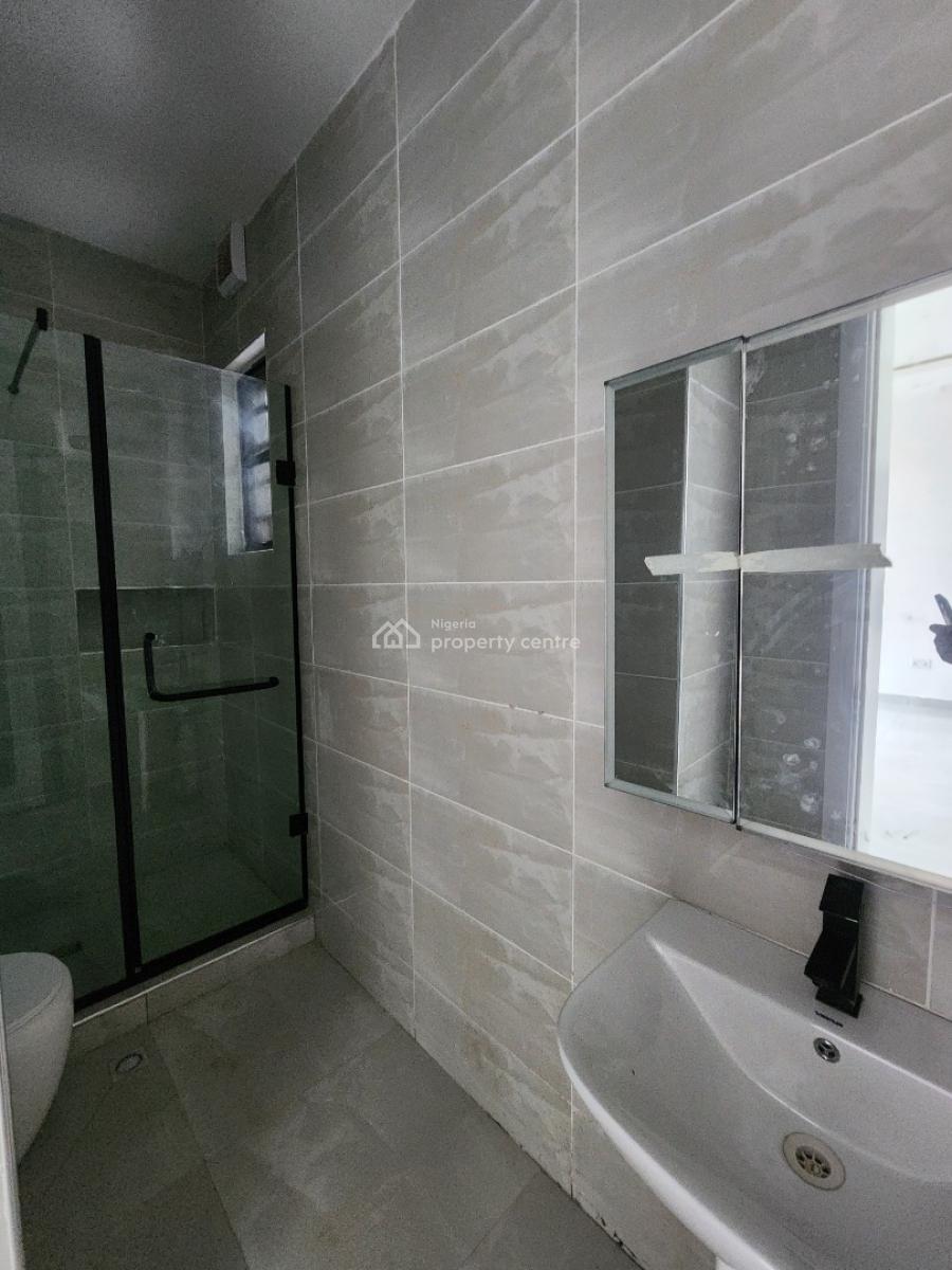 Nicely Built 3 Bedroom Serviced Apartment + Bq, Elevator, Lekki Phase 1, Lekki, Lagos, Flat / Apartment for Sale