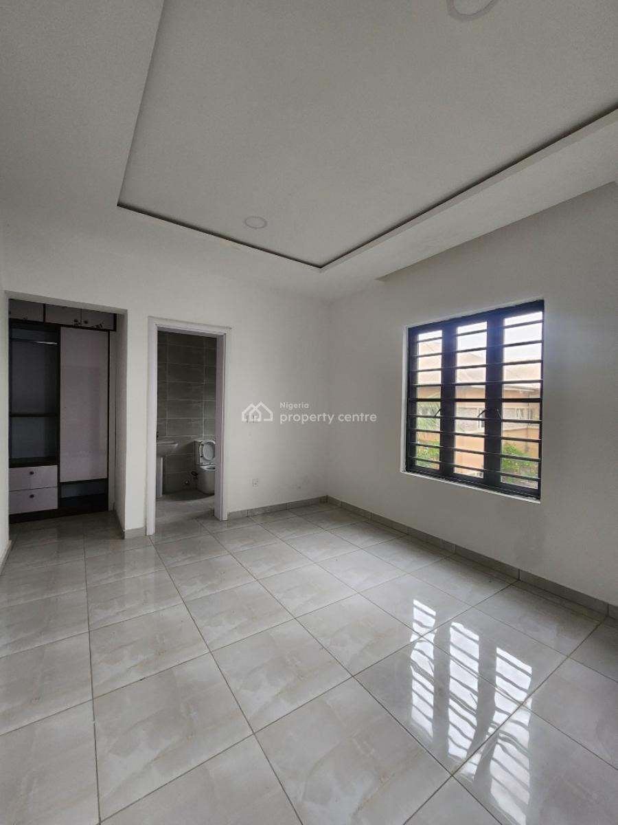 Nicely Built 3 Bedroom Serviced Apartment + Bq, Elevator, Lekki Phase 1, Lekki, Lagos, Flat / Apartment for Sale