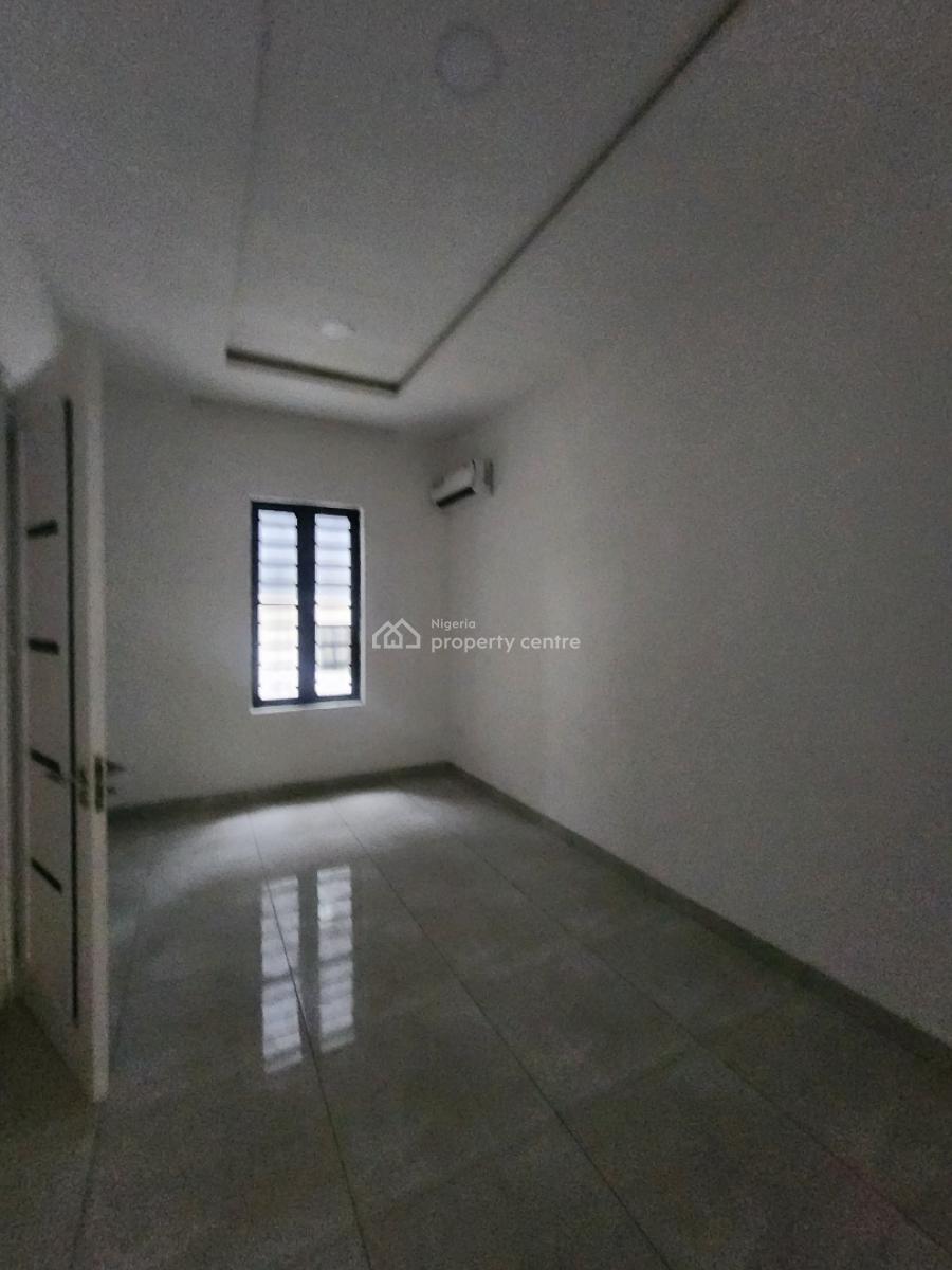 Nicely Built 3 Bedroom Serviced Apartment + Bq, Elevator, Lekki Phase 1, Lekki, Lagos, Flat / Apartment for Sale