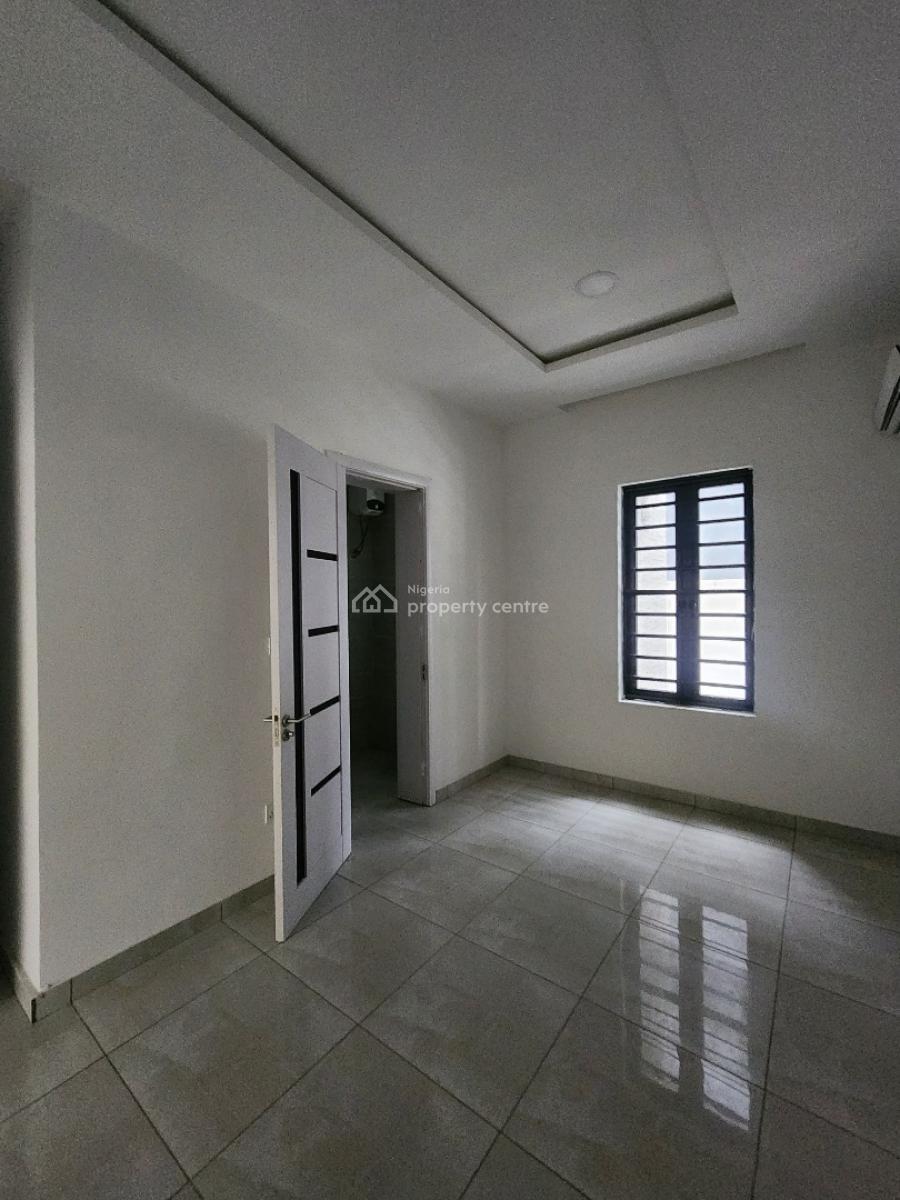 Nicely Built 3 Bedroom Serviced Apartment + Bq, Elevator, Lekki Phase 1, Lekki, Lagos, Flat / Apartment for Sale
