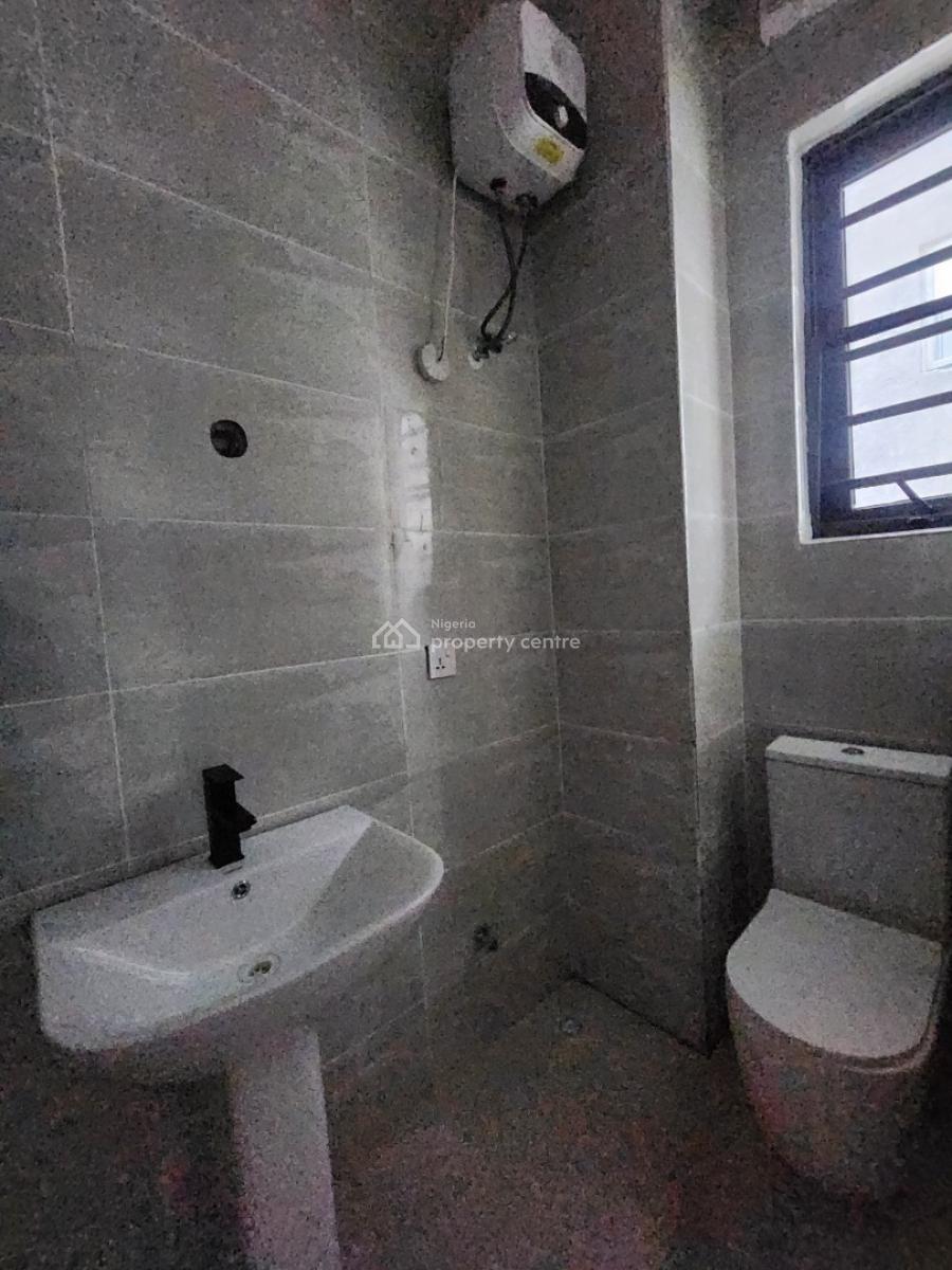 Nicely Built 3 Bedroom Serviced Apartment + Bq, Elevator, Lekki Phase 1, Lekki, Lagos, Flat / Apartment for Sale