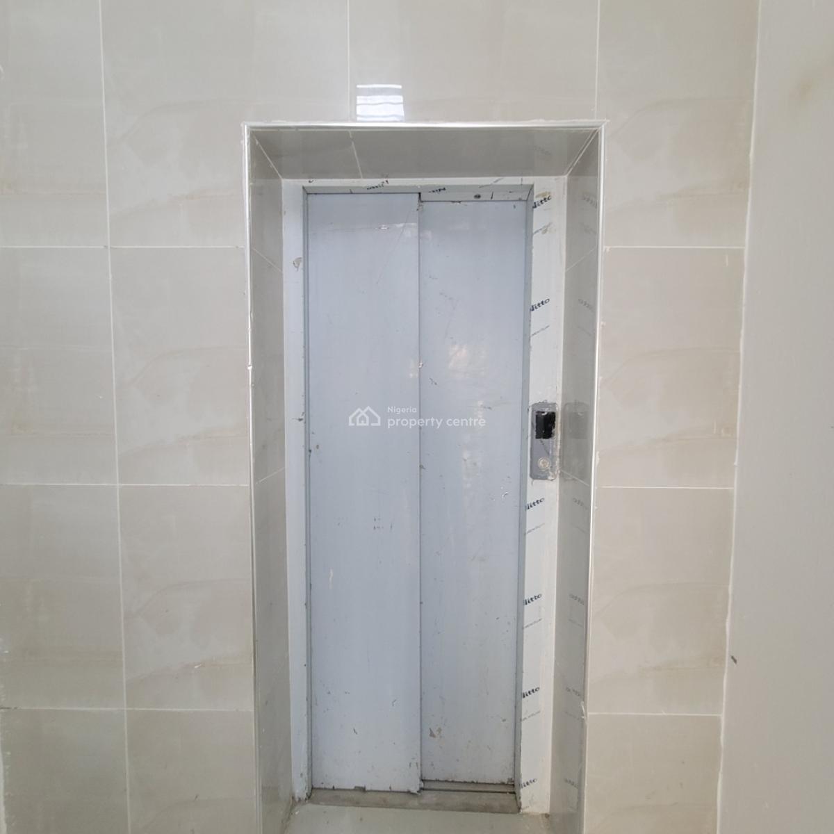 Magnificent 3 Bedroom Apartment with an Elevator and a Bq, Lekki Phase 1, Lekki, Lagos, Flat / Apartment for Sale