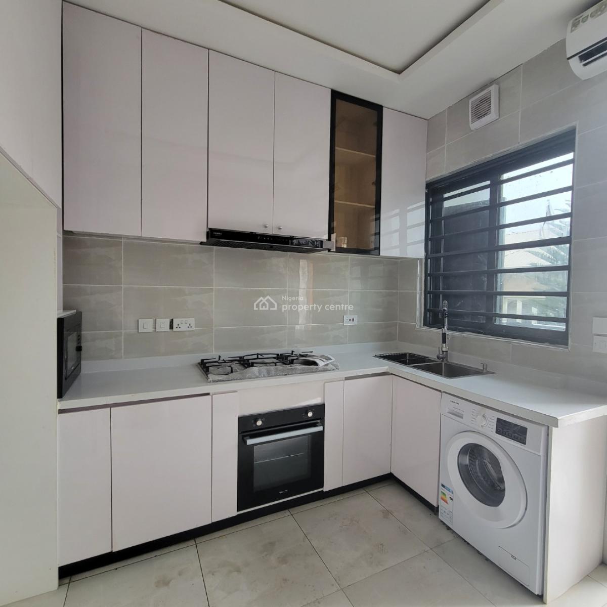 Magnificent 3 Bedroom Apartment with an Elevator and a Bq, Lekki Phase 1, Lekki, Lagos, Flat / Apartment for Sale