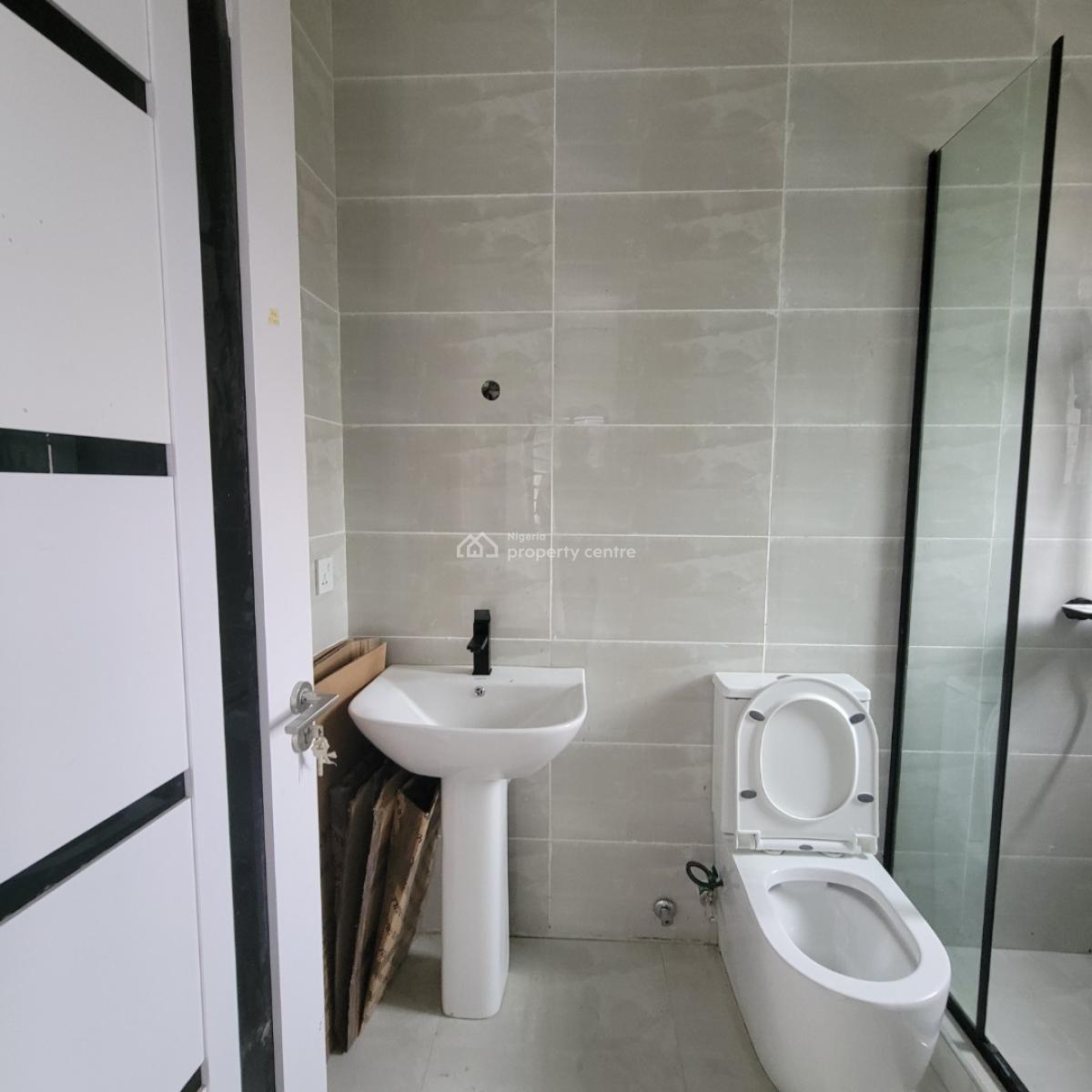 Stunning 3bedroom Apartment with an Elevator and Bq, Lekki Phase 1, Lekki, Lagos, Flat / Apartment for Rent