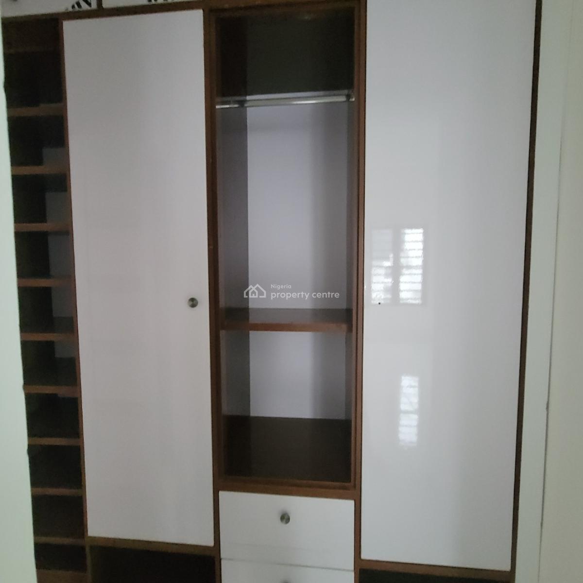 Stunning 3bedroom Apartment with an Elevator and Bq, Lekki Phase 1, Lekki, Lagos, Flat / Apartment for Rent
