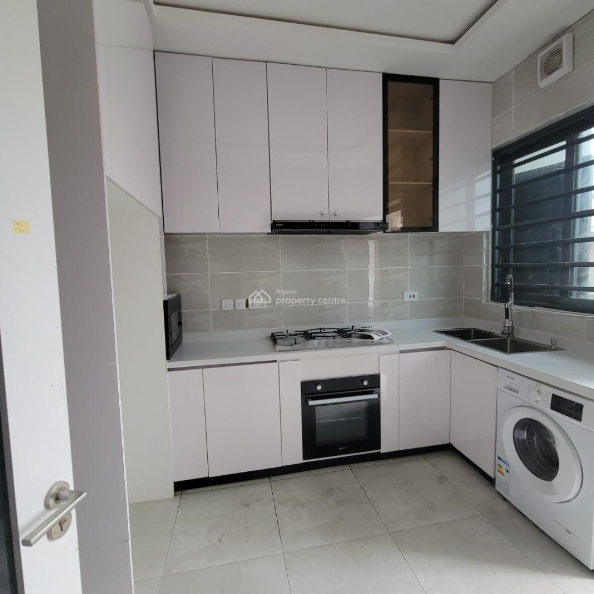Stunning 3bedroom Apartment with an Elevator and Bq, Lekki Phase 1, Lekki, Lagos, Flat / Apartment for Rent