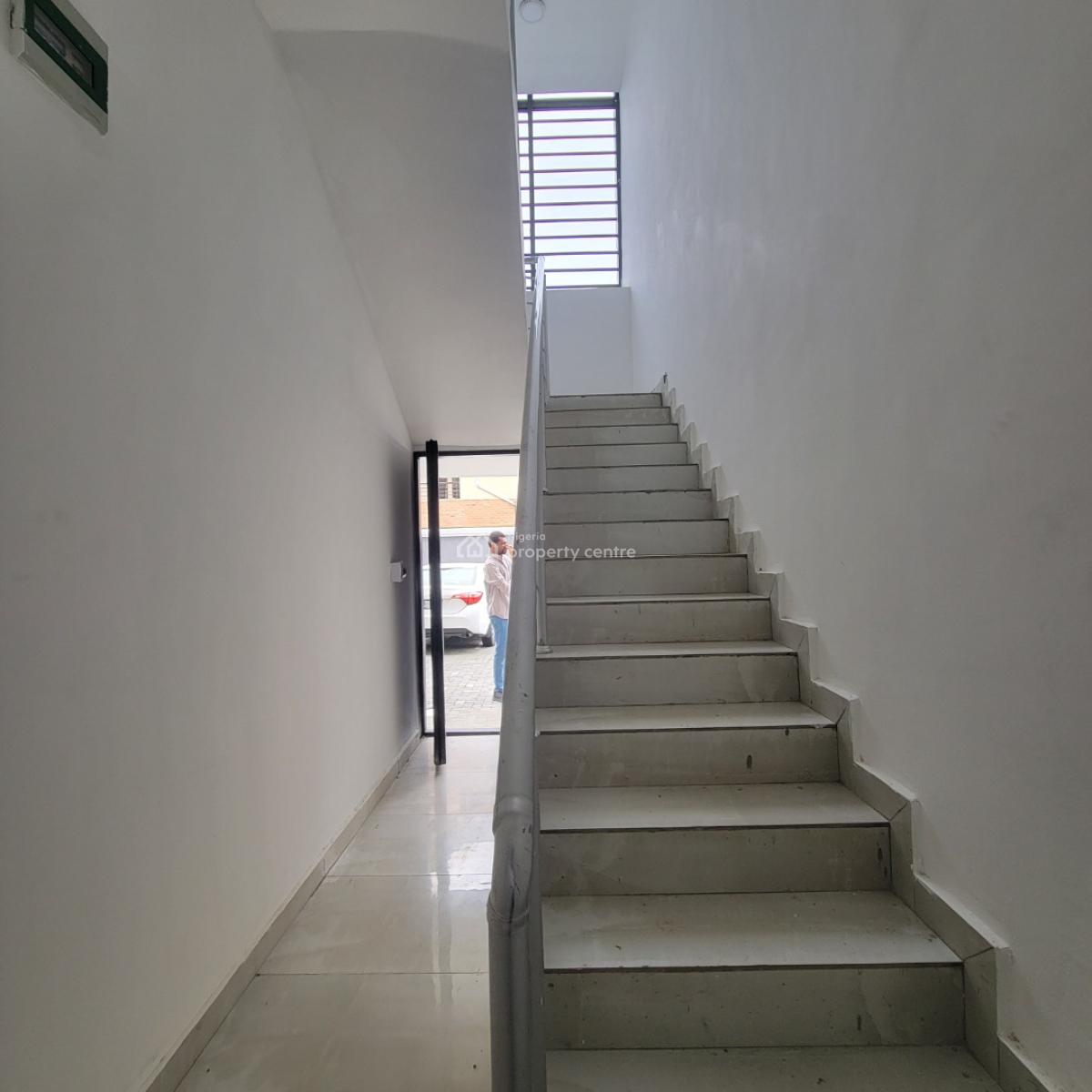 Stunning 3bedroom Apartment with an Elevator and Bq, Lekki Phase 1, Lekki, Lagos, Flat / Apartment for Rent