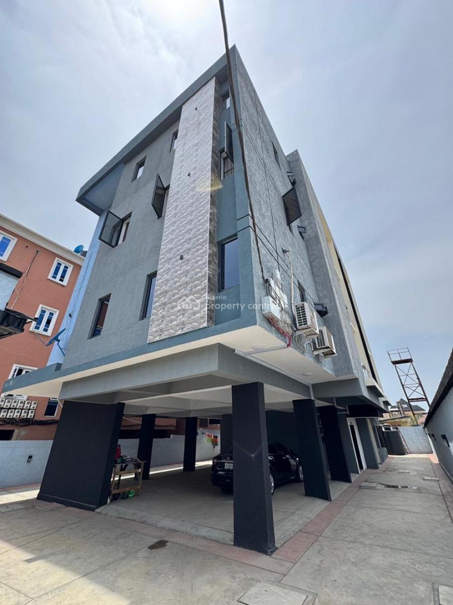 Lovely 2 Bedroom Apartment with Great Facilities, Surulere, Lagos, Flat / Apartment for Sale