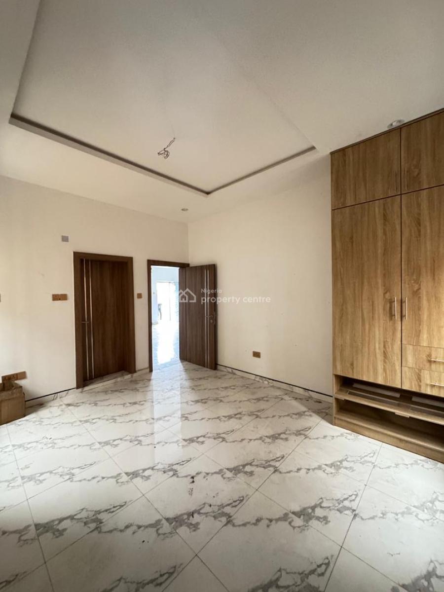 Lovely 2 Bedroom Apartment with Great Facilities, Surulere, Lagos, Flat / Apartment for Sale