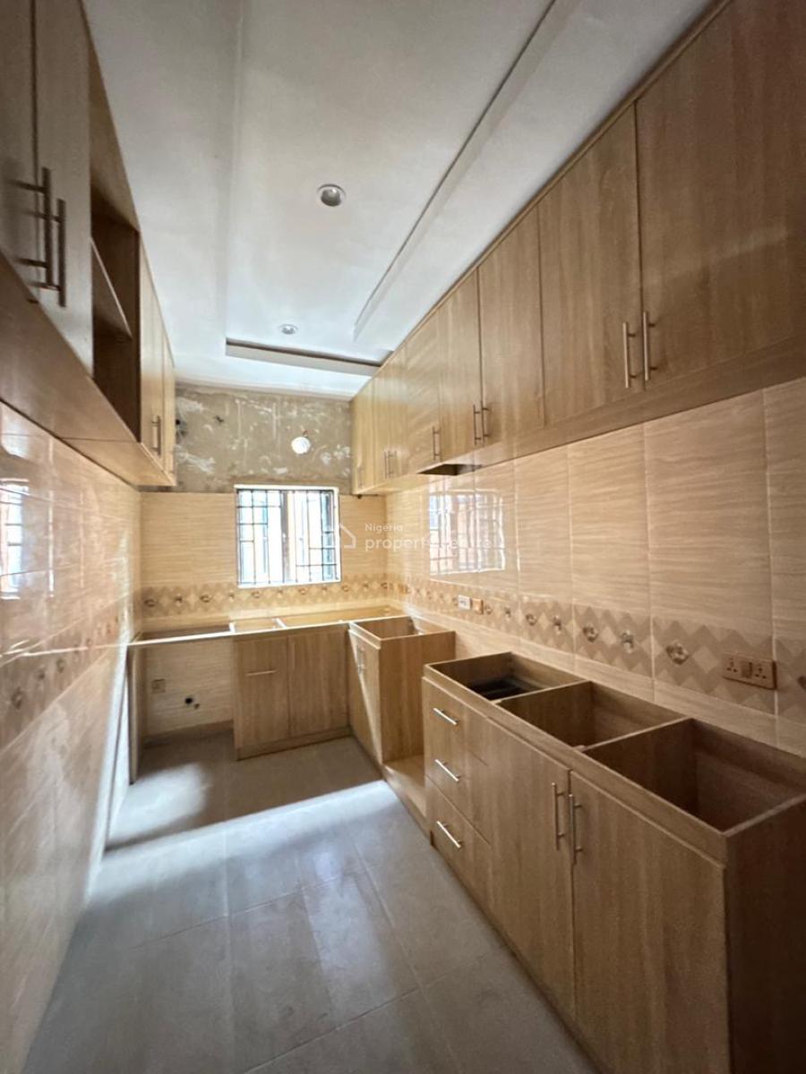 Lovely 2 Bedroom Apartment with Great Facilities, Surulere, Lagos, Flat / Apartment for Sale