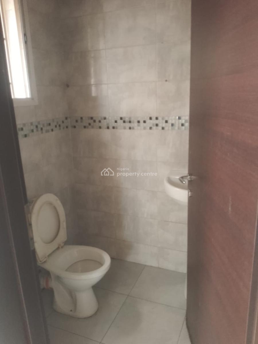 Self-serviced 2 Bedroom Flat, Off Rahmon Adeboyejo Street, Lekki Phase 1, Lekki, Lagos, Flat / Apartment for Rent