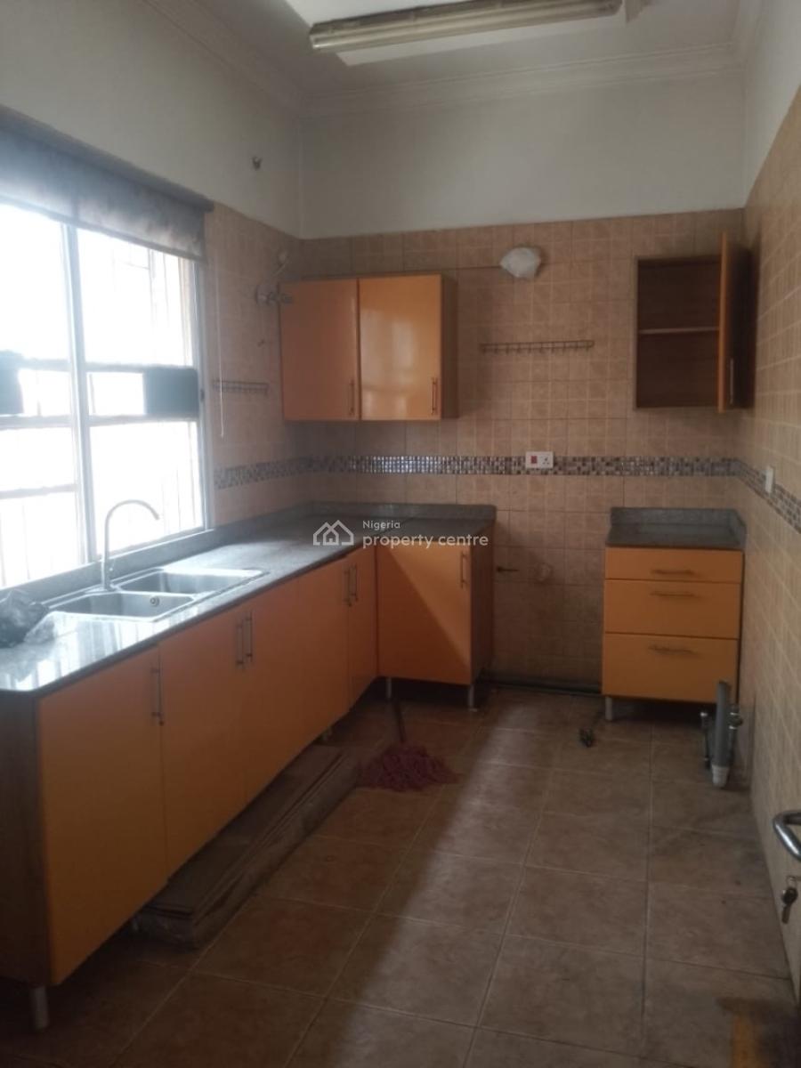 Self-serviced 2 Bedroom Flat, Off Rahmon Adeboyejo Street, Lekki Phase 1, Lekki, Lagos, Flat / Apartment for Rent