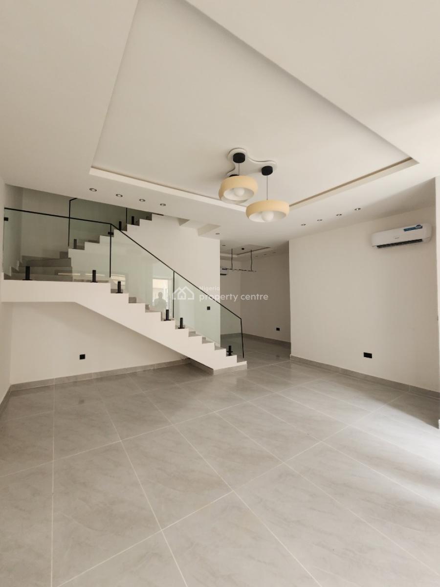 Luxury 3 Bedroom Maisonette + Bq, Swimming Pool in a Secured Estate, Lekki Phase 1, Lekki, Lagos, Flat / Apartment for Sale