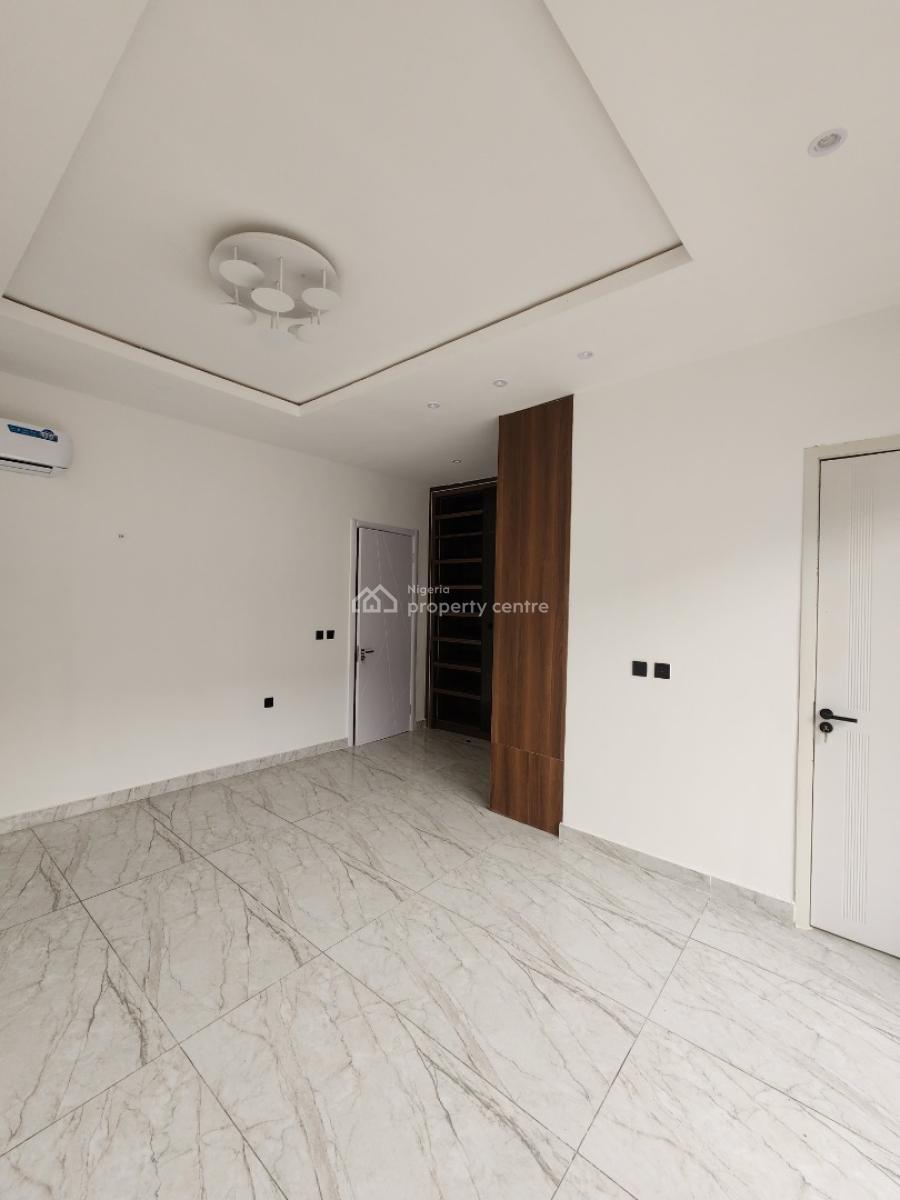 Luxury 3 Bedroom Maisonette + Bq, Swimming Pool in a Secured Estate, Lekki Phase 1, Lekki, Lagos, Flat / Apartment for Sale