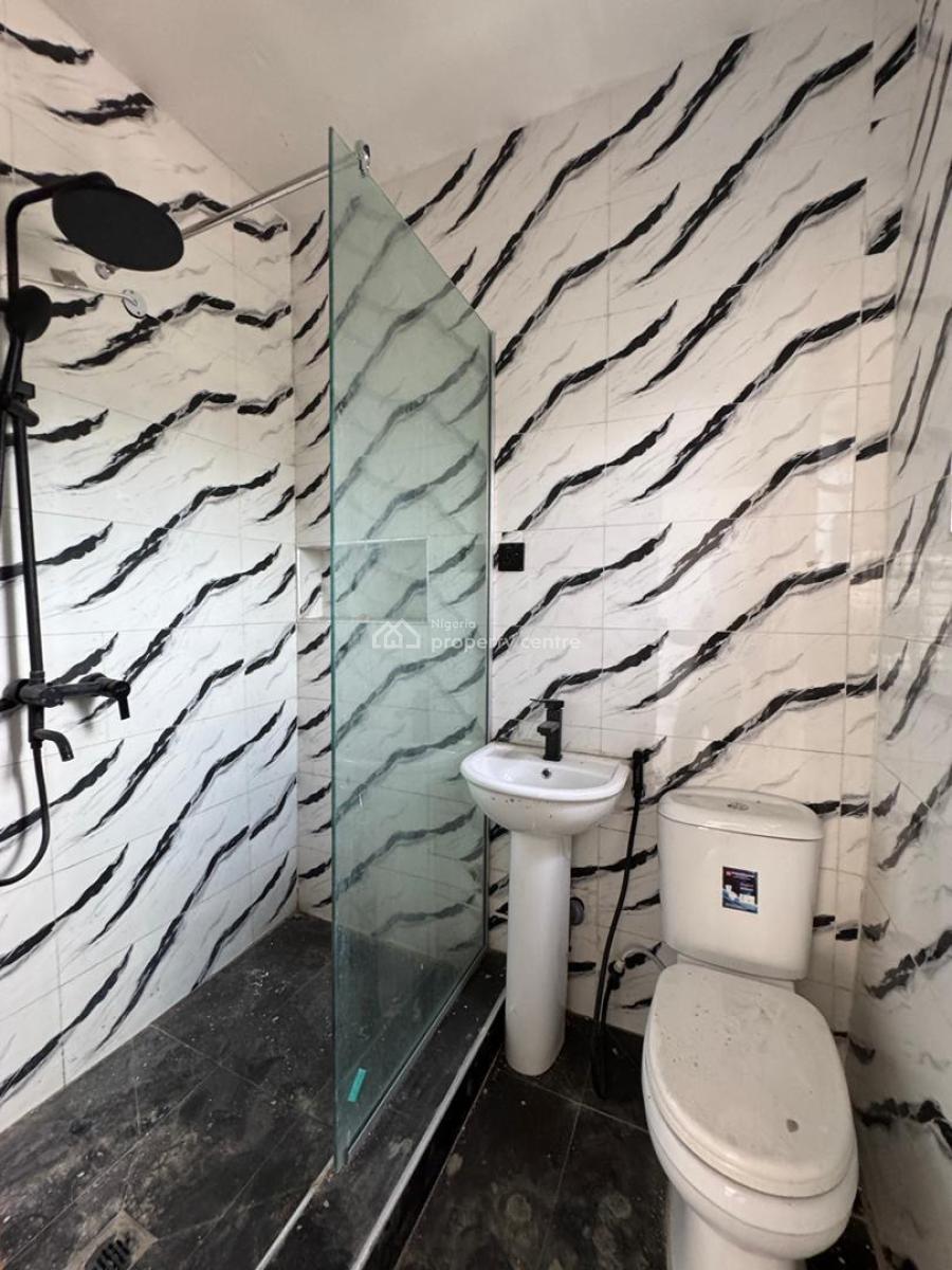 Contemporary Built 2 Bedroom Apartment, Yaba, Lagos, Flat / Apartment for Sale