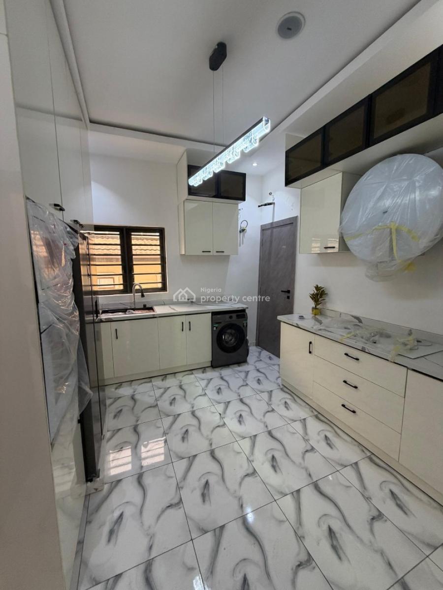 Beautiful 4 Bedroom Terrace Duplex, Admilty Way, Lekki Phase 1, Lekki, Lagos, Terraced Duplex for Sale