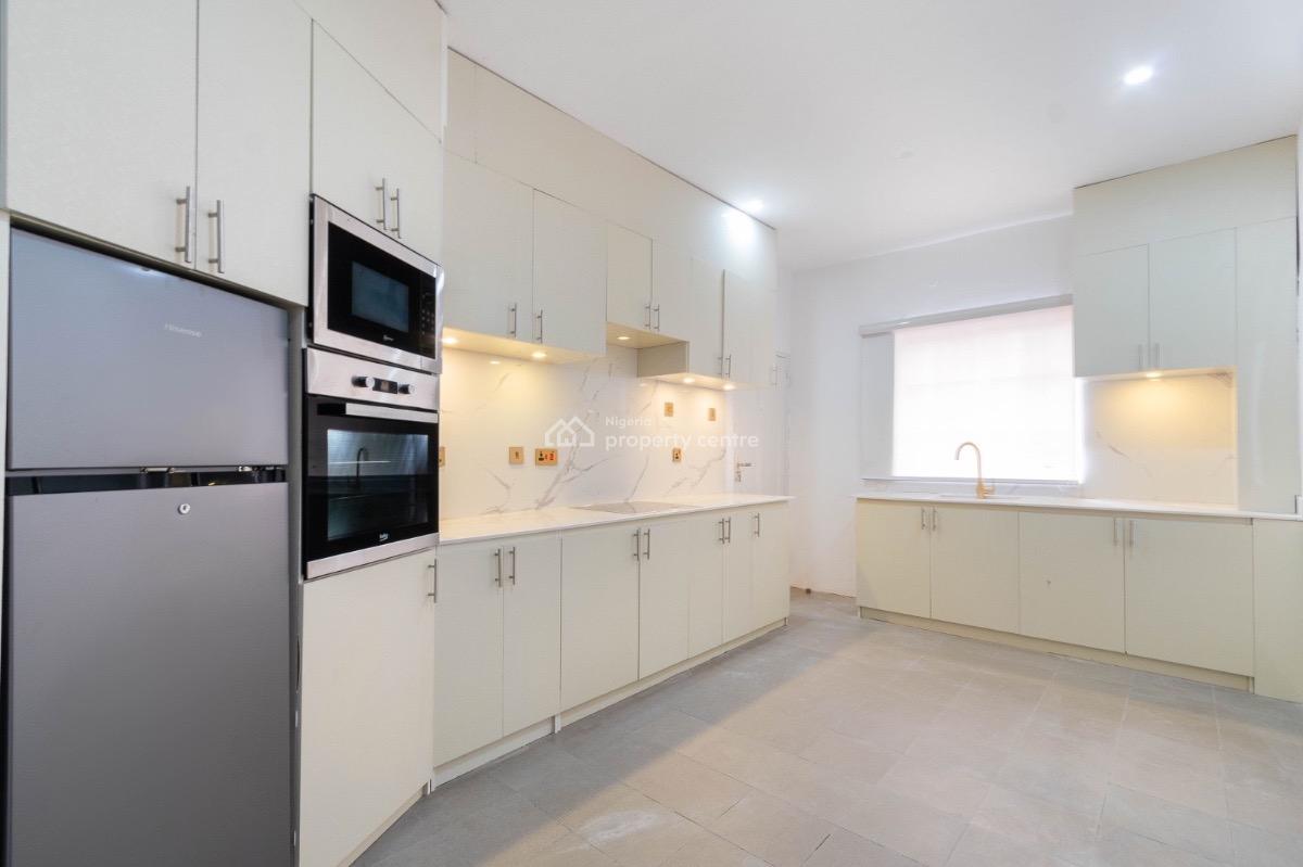 Luxury 4 Bedroom Flat, Lekki Phase 1, Lekki, Lagos, Flat / Apartment for Rent