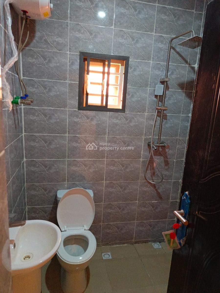Brand New Exotic 3 Bedroom Flat Top and Ground Floor Available, Jahi, Jahi, Abuja, Flat / Apartment for Rent
