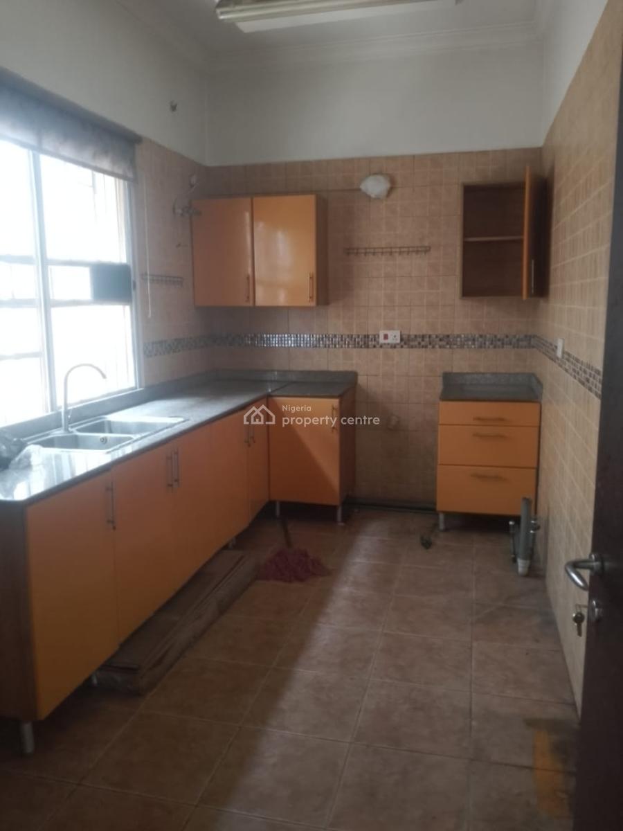 Luxury 2 Bedroom Apartment with Good Facilities, Off Admiralty Way, Lekki Phase 1, Lekki, Lagos, Flat / Apartment for Rent