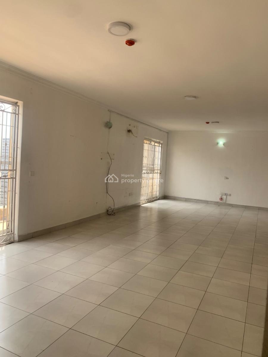 Beautiful Luxurious 3 Bedroom Apartment with a Bq in a Gated Estate, Lekki Phase 1, Lekki, Lagos, Flat / Apartment for Rent