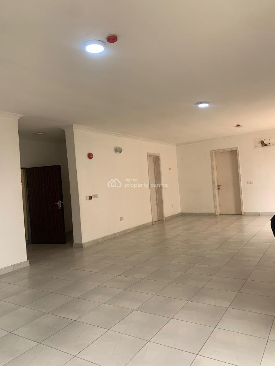 Beautiful Luxurious 3 Bedroom Apartment with a Bq in a Gated Estate, Lekki Phase 1, Lekki, Lagos, Flat / Apartment for Rent