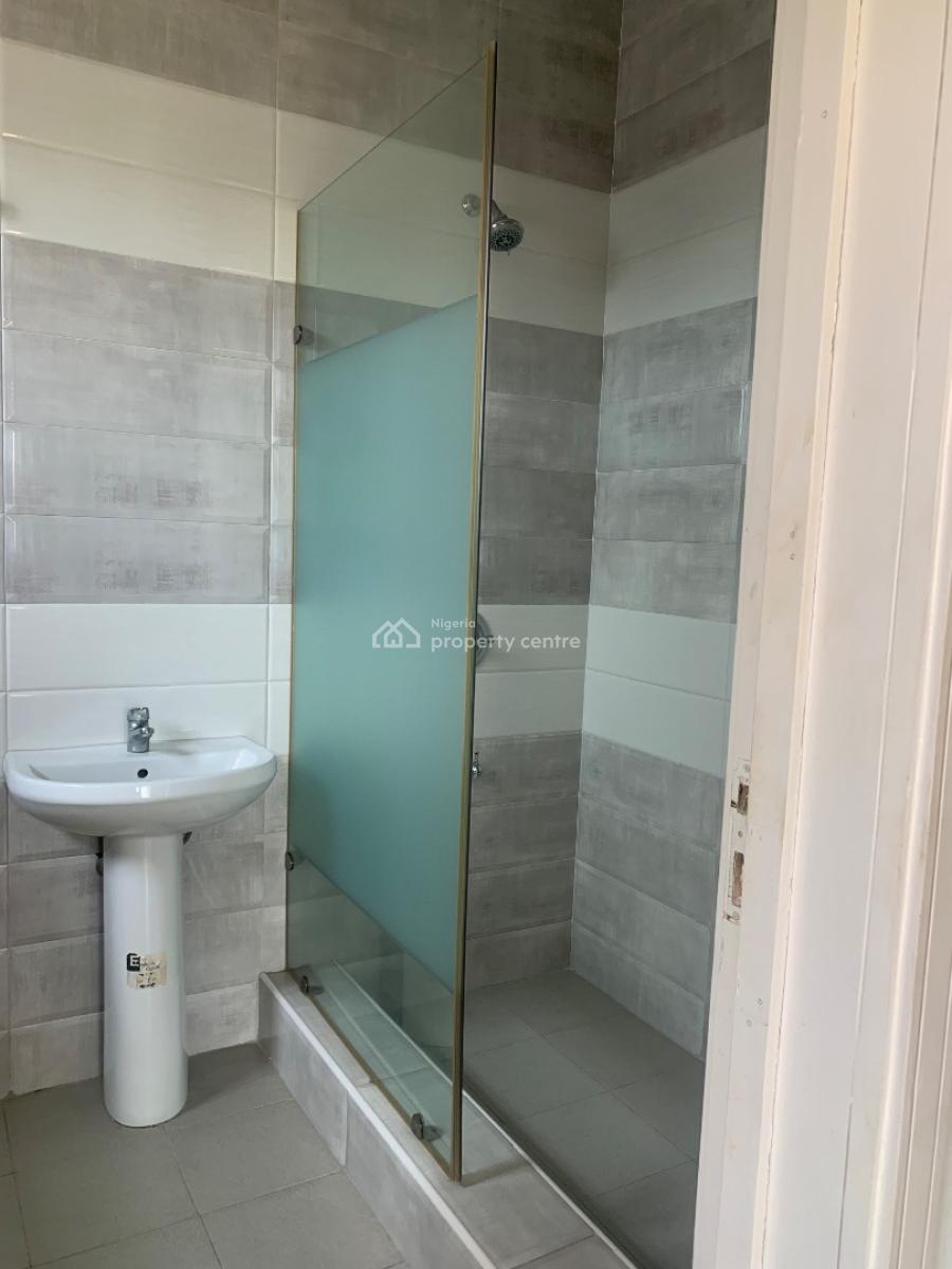 Beautiful Luxurious 3 Bedroom Apartment with a Bq in a Gated Estate, Lekki Phase 1, Lekki, Lagos, Flat / Apartment for Rent