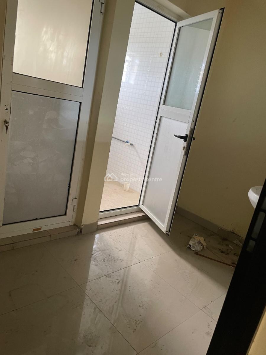Office Place 5 Rooms, Awoyaya Along The Expressway, Ajah, Lagos, Office Space for Rent