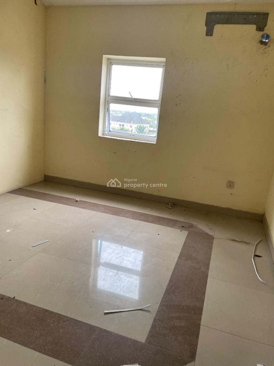 Office Place 5 Rooms, Awoyaya Along The Expressway, Ajah, Lagos, Office Space for Rent