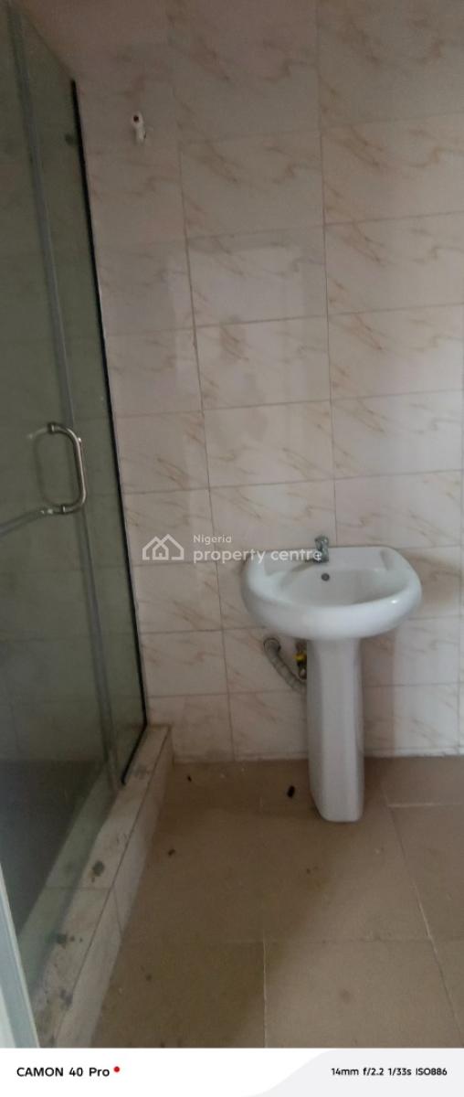 Romm and Parlour Mini Flat Off Adebayo Doherty Street, Off Adebayo Doherty Street, Lekki Phase 1, Lekki, Lagos, Mini Flat (room and Parlour) for Rent