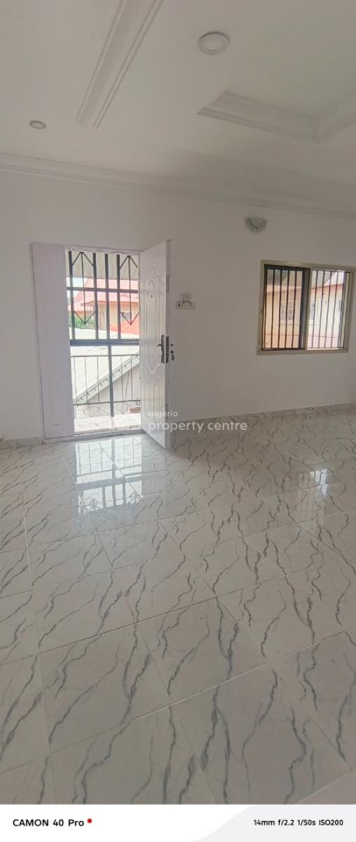 Sharp and Service 2 Bedroom Flat Upstairs, Off Adebayo Doherty Street, Lekki Phase 1, Lekki, Lagos, Flat / Apartment for Rent