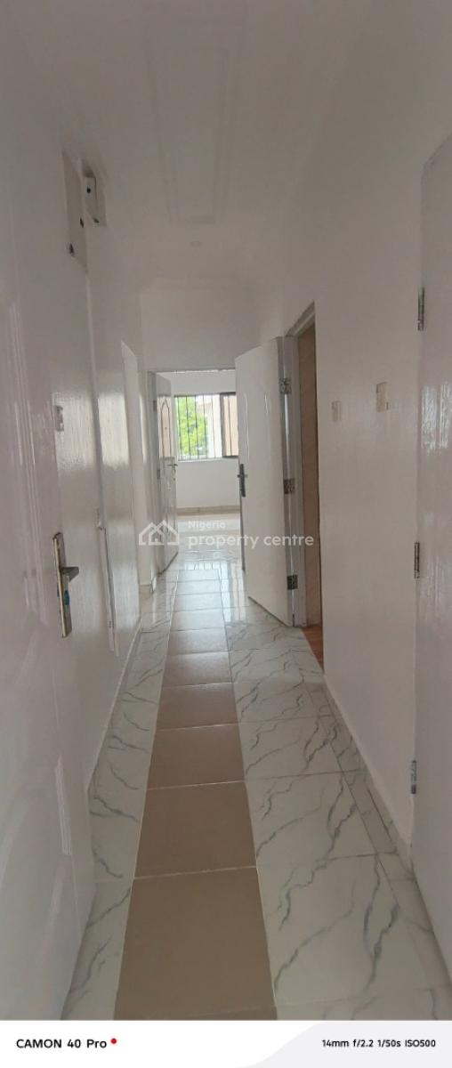 Sharp and Service 2 Bedroom Flat Upstairs, Off Adebayo Doherty Street, Lekki Phase 1, Lekki, Lagos, Flat / Apartment for Rent