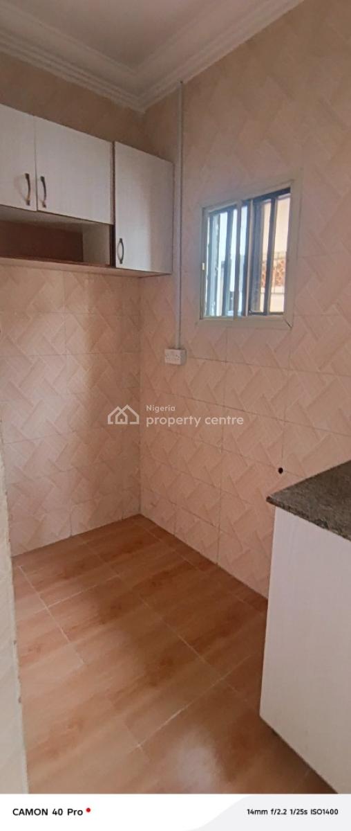 Sharp and Service 2 Bedroom Flat Upstairs, Off Adebayo Doherty Street, Lekki Phase 1, Lekki, Lagos, Flat / Apartment for Rent
