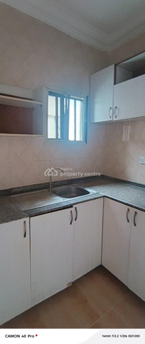 Sharp and Service 2 Bedroom Flat Upstairs, Off Adebayo Doherty Street, Lekki Phase 1, Lekki, Lagos, Flat / Apartment for Rent