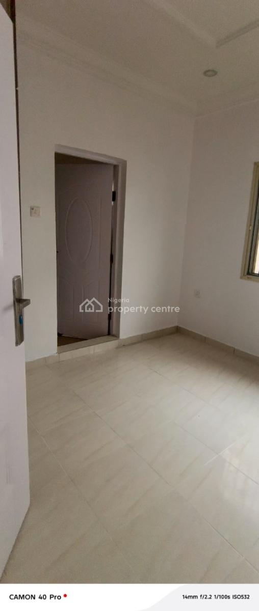 Sharp and Service 2 Bedroom Flat Upstairs, Off Adebayo Doherty Street, Lekki Phase 1, Lekki, Lagos, Flat / Apartment for Rent