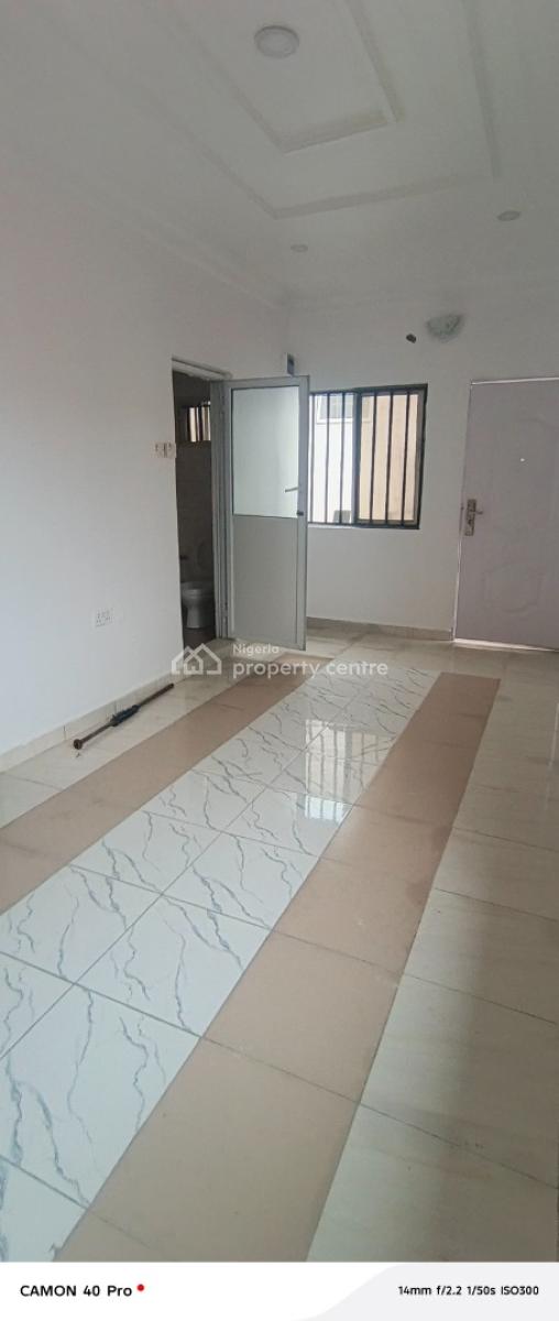 Sharp and Service 2 Bedroom Flat Upstairs, Off Adebayo Doherty Street, Lekki Phase 1, Lekki, Lagos, Flat / Apartment for Rent